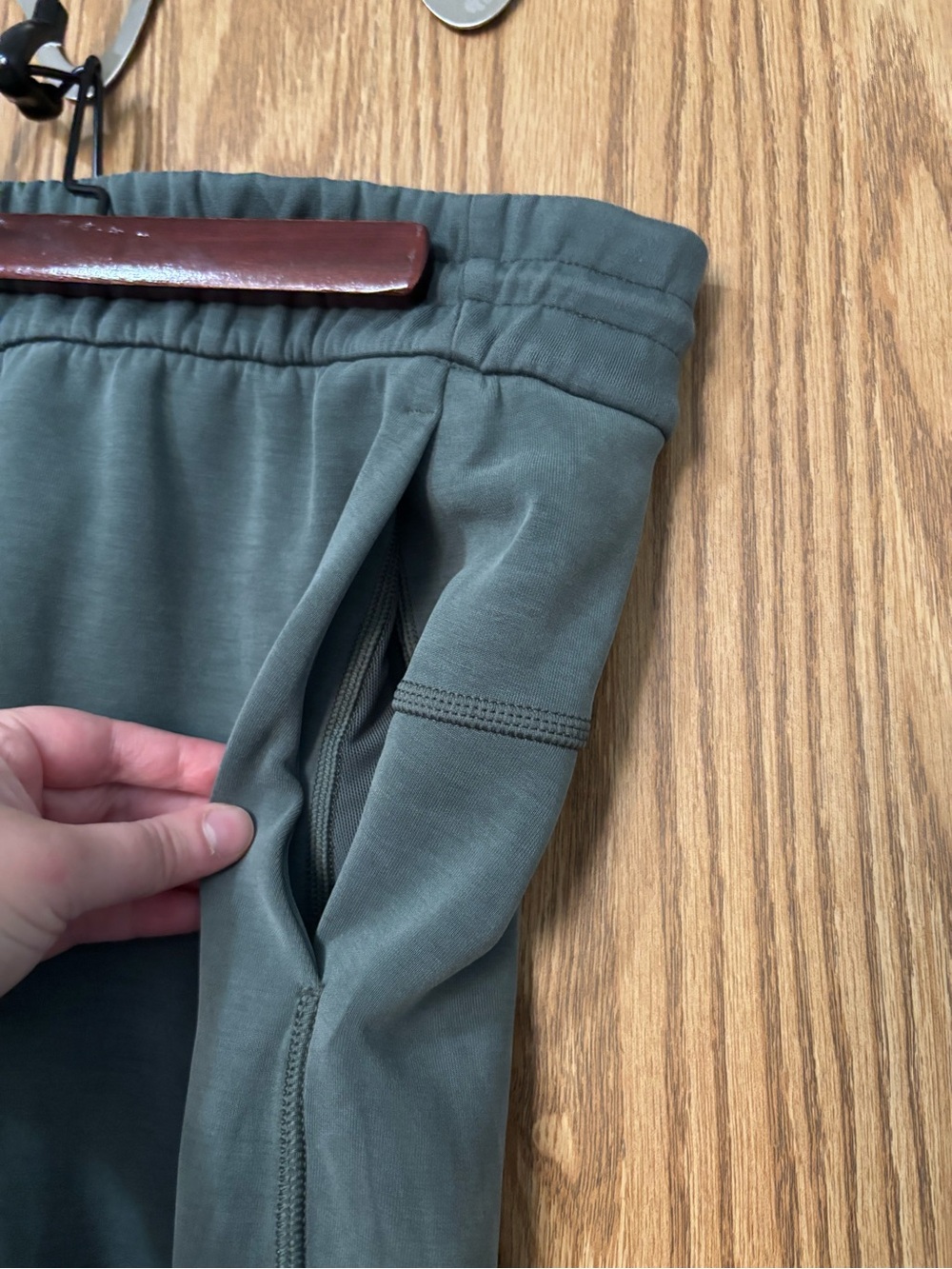 Lululemon Softstreme High-Rise Straight-Legged Cropped Pants - Picture 6 of 16